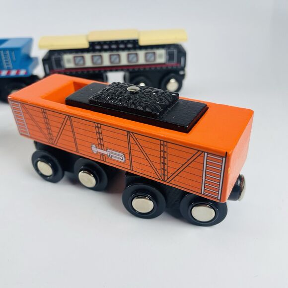 Maison Joseph Battat Wooden Train Carriage Engine Cars - Lot Of 4 - Picture 6 of 12